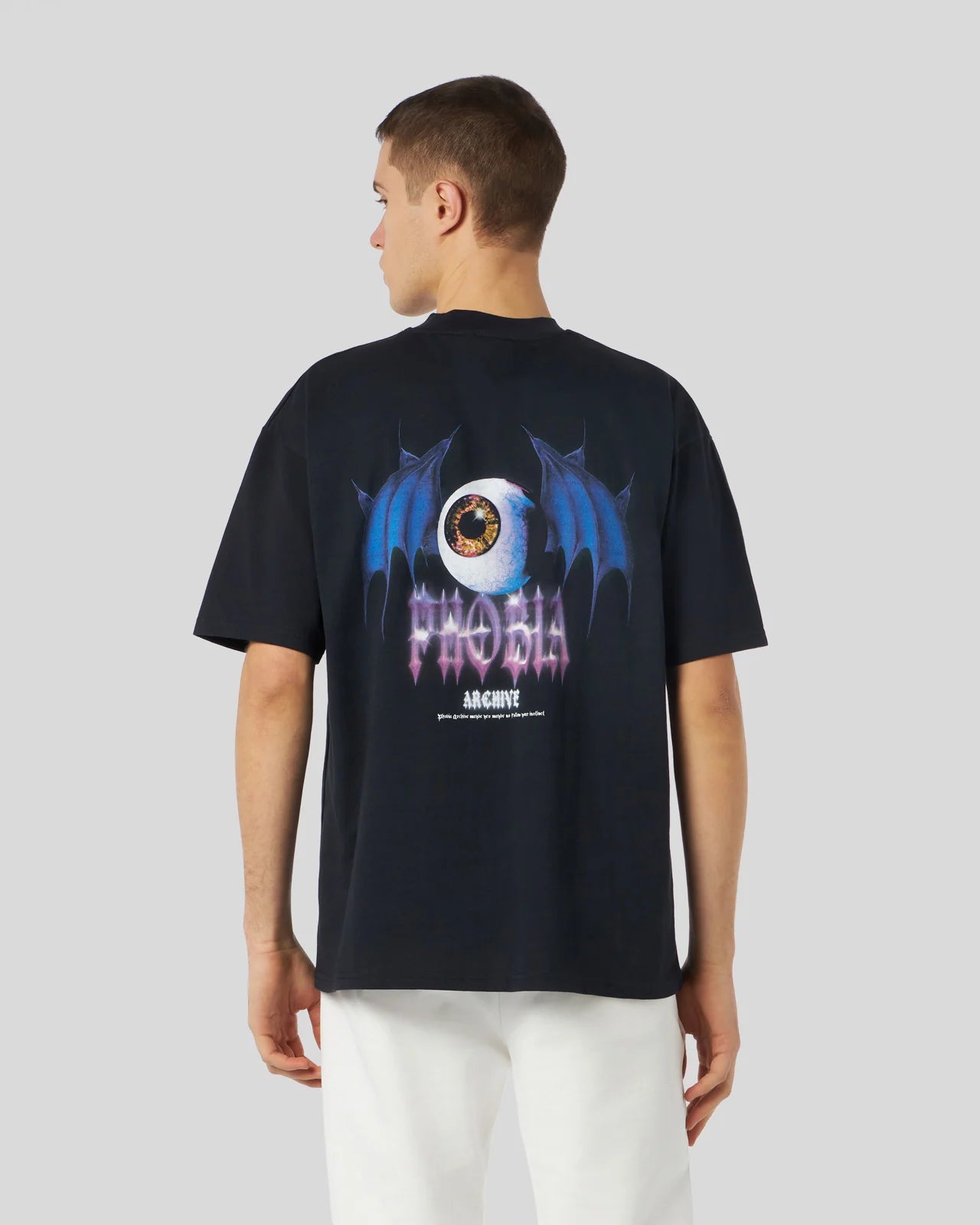PHOBIA T-SHIRT NERA CON GRAFICA BAT EYE VIOLA