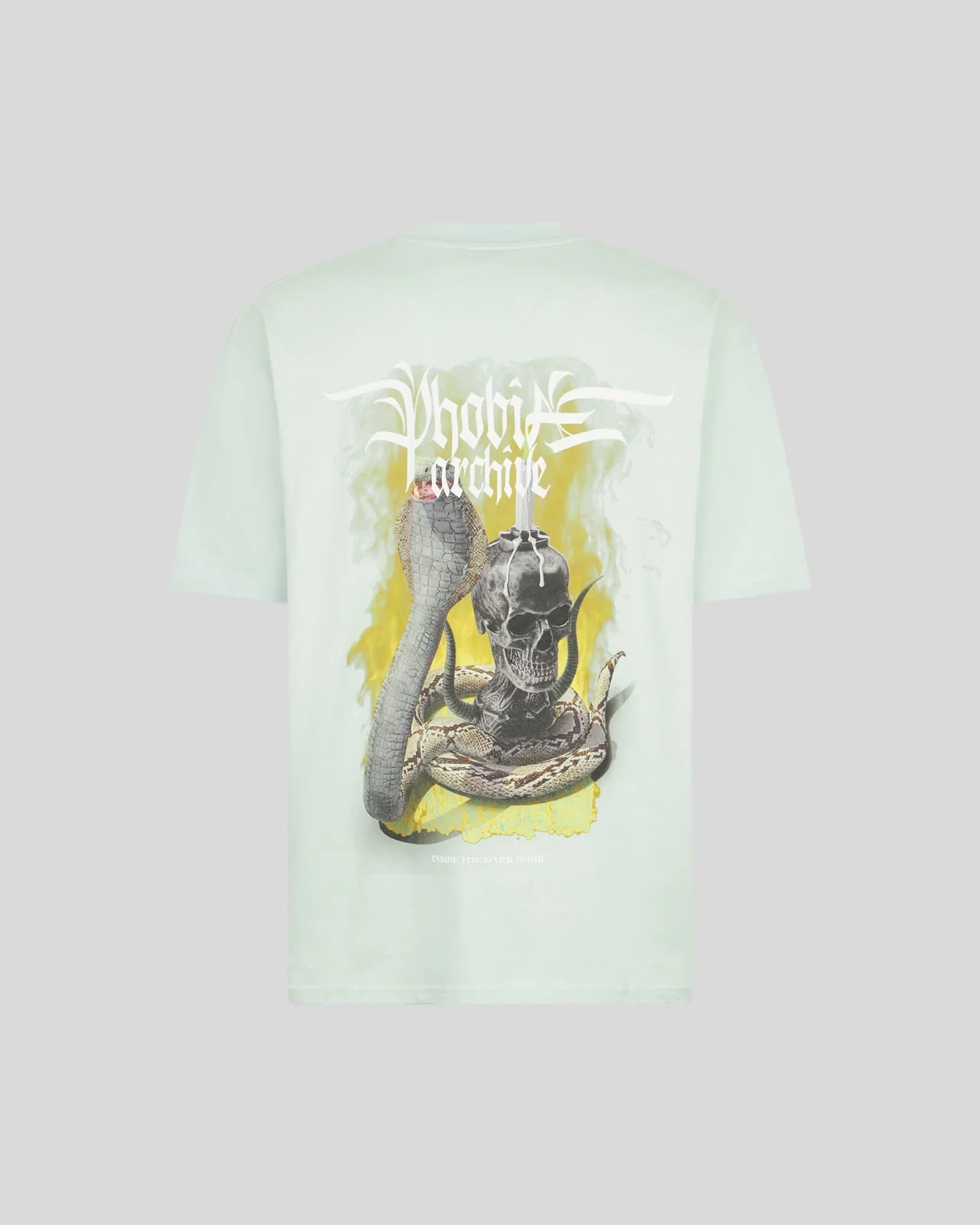PHOBIA T-SHIRT AZZURRA CON GRAFICA FIERY COBRA GIALLA
